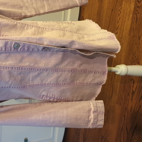 LOGO Lavender Denim Jacket  Relaxed Fit and Contrast Stitching Frayed Hem Sz 4 - Picture 3 of 9